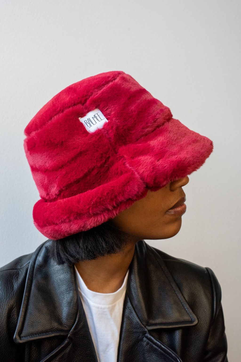 Red fluffy bucket hat online